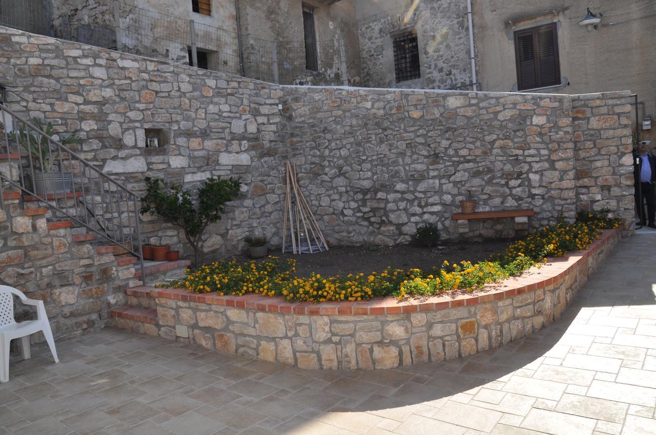 Villetta In Centro Storico Caccamo Exterior foto