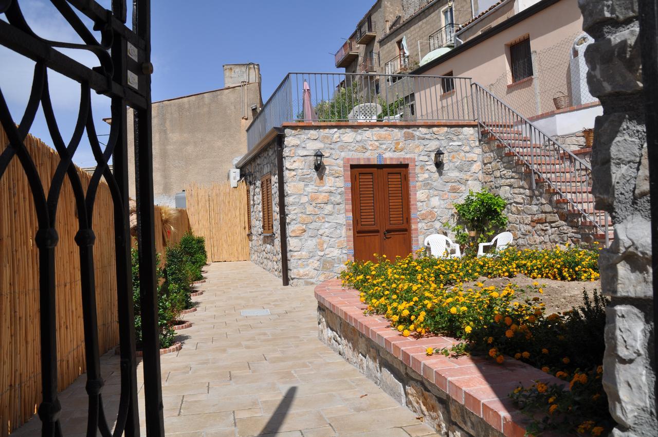 Villetta In Centro Storico Caccamo Exterior foto