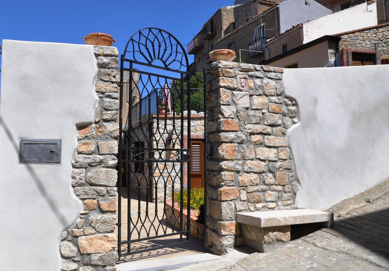 Villetta In Centro Storico Caccamo Exterior foto