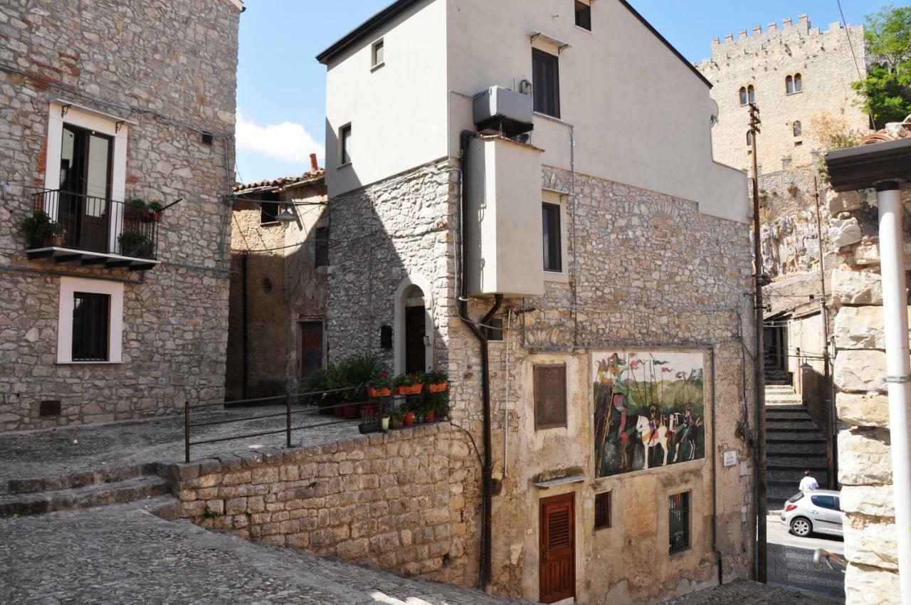 Villetta In Centro Storico Caccamo Exterior foto